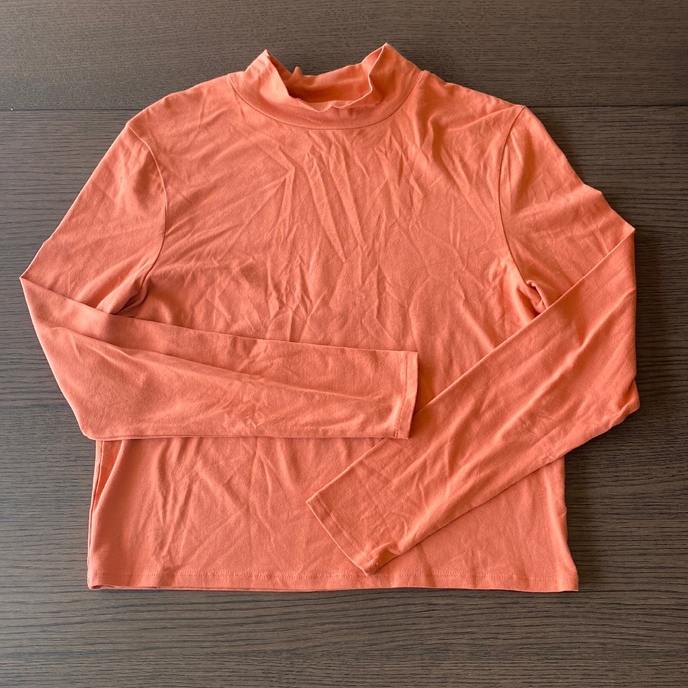 Mock turtleneck long sleeve top